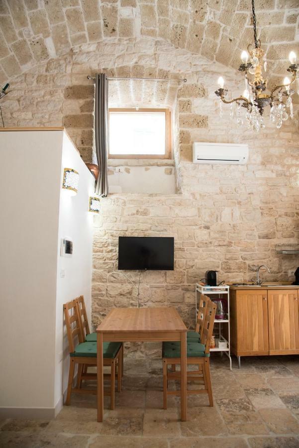 Piazza Duomo - Medieval Puglia'S House Джовинаццо Экстерьер фото