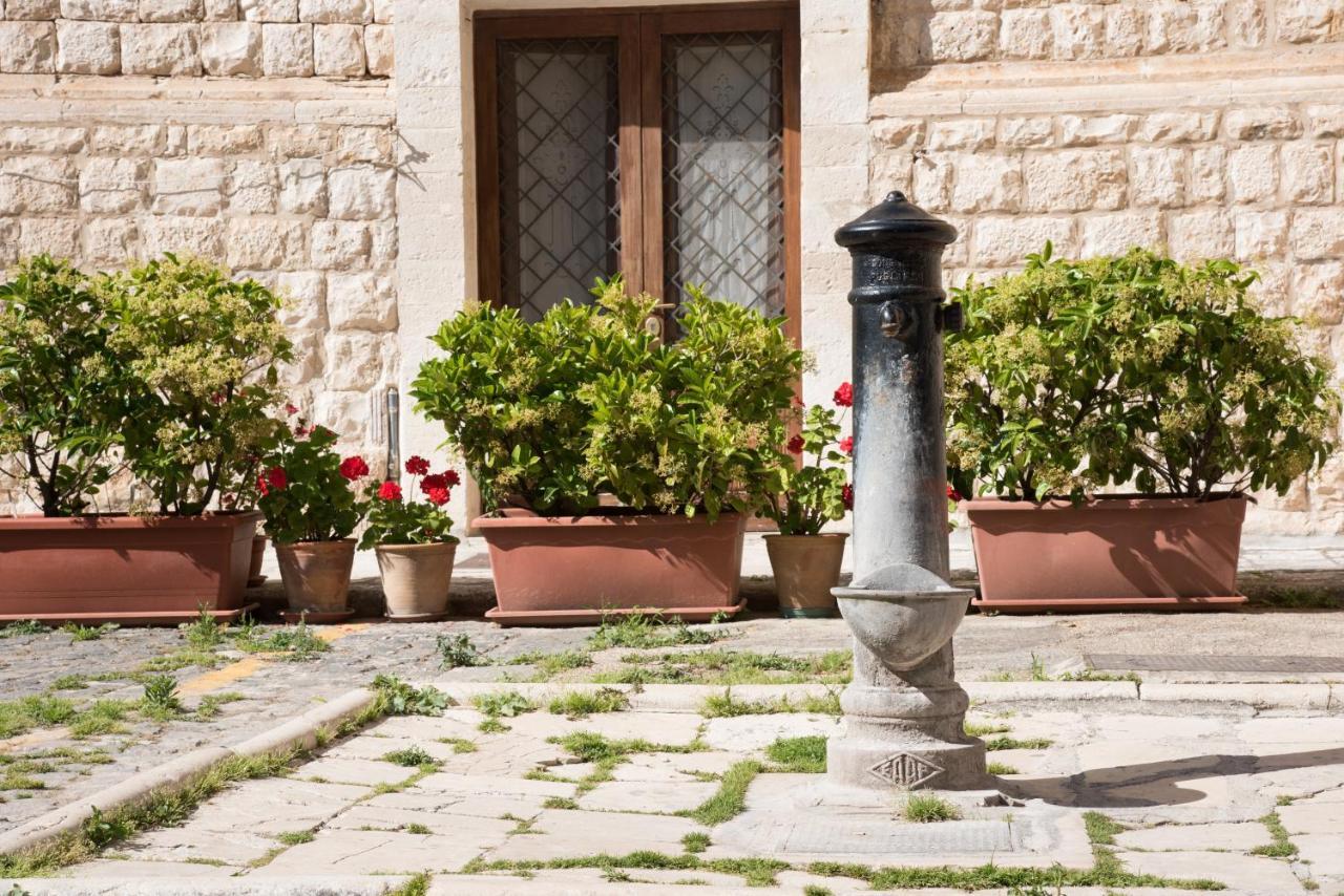 Piazza Duomo - Medieval Puglia'S House Джовинаццо Экстерьер фото