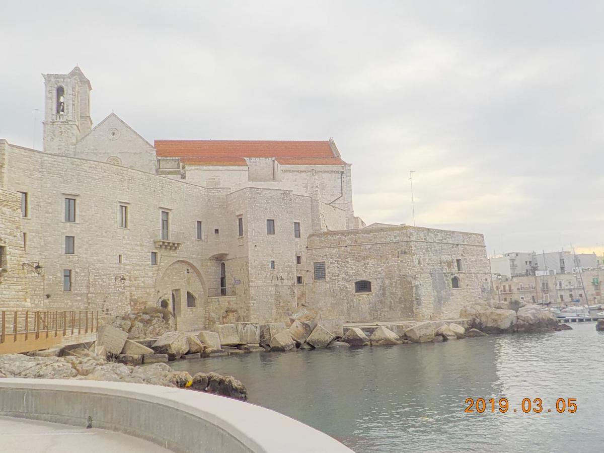 Piazza Duomo - Medieval Puglia'S House Джовинаццо Экстерьер фото
